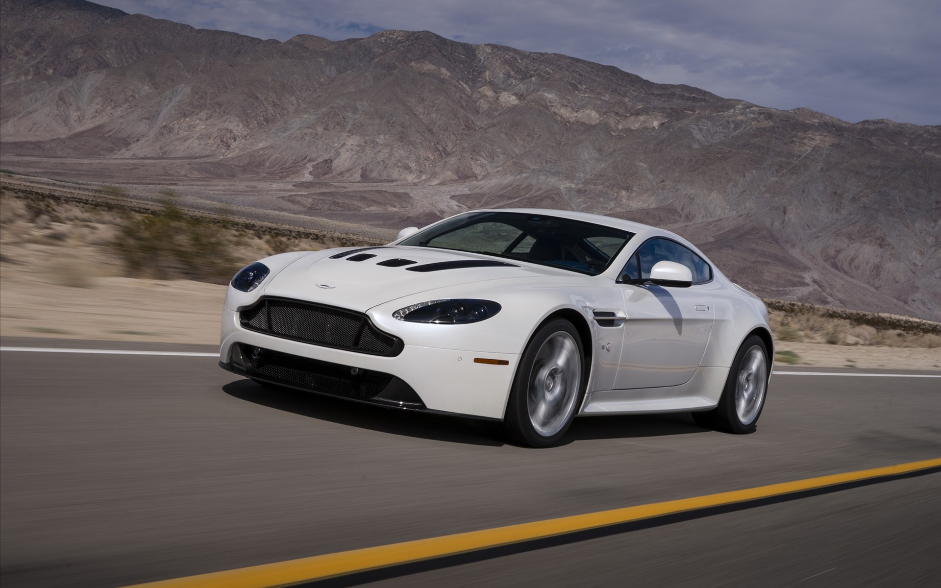 Aston Martin V12 Vantage S 2014